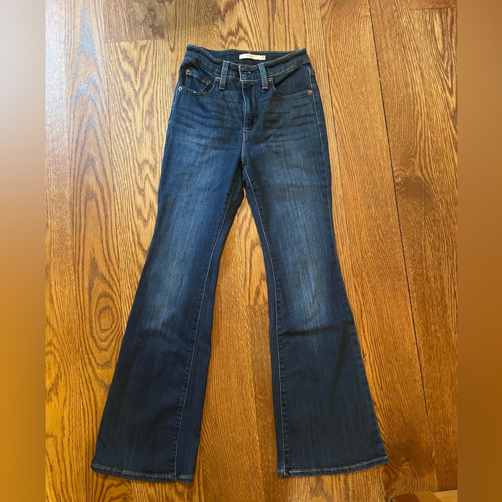 Women Levi’s 726 Flare Jeans size 25 Dark